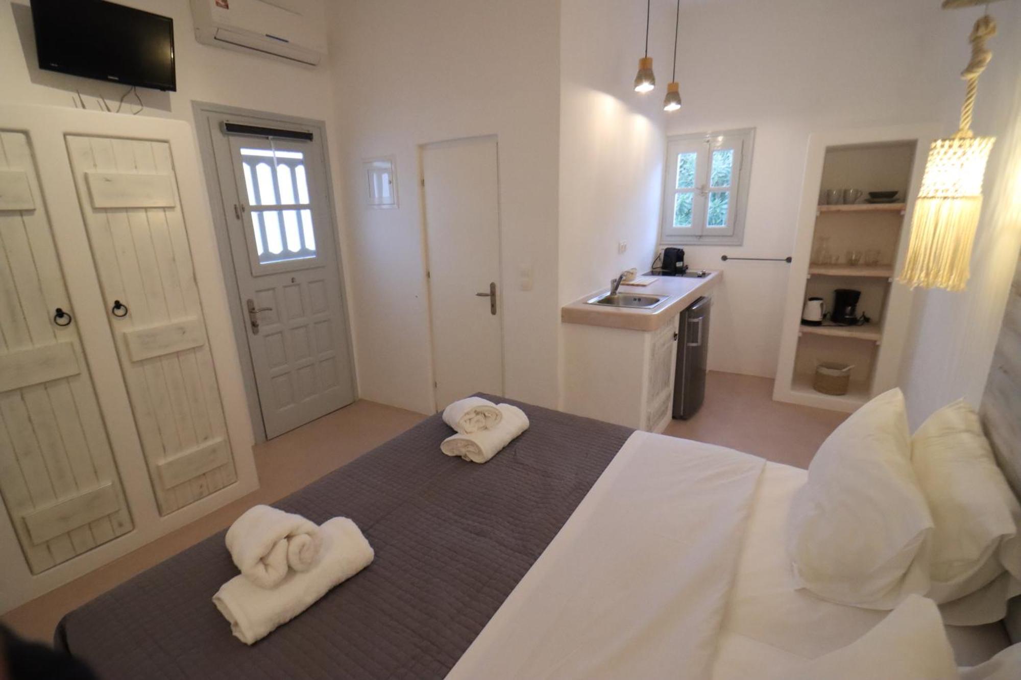 Flisvos Beach Studios Naxos City Екстер'єр фото